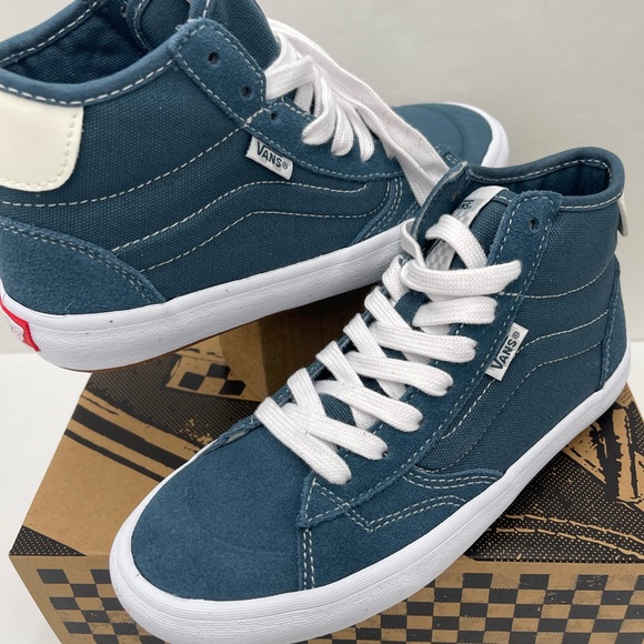 Vans WMNS The Lizzie
Teal Hi Top Sneakers 
VN0A4BX1TEA
 Teal High-Top Sneakers - Picture 11 of 16